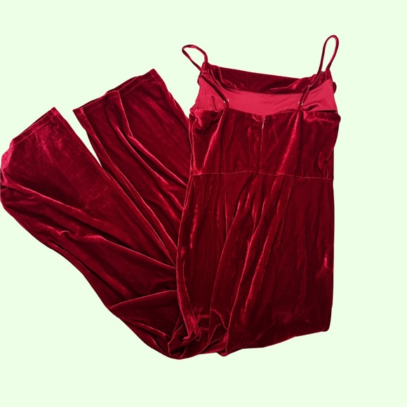 Laundry By Shelli Segal Velvet Jumpsuit in Deep Red - Picture 4 of 5